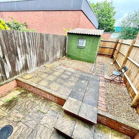 Lovely Spacious Room Near Train Station And University Dallington  외부 사진