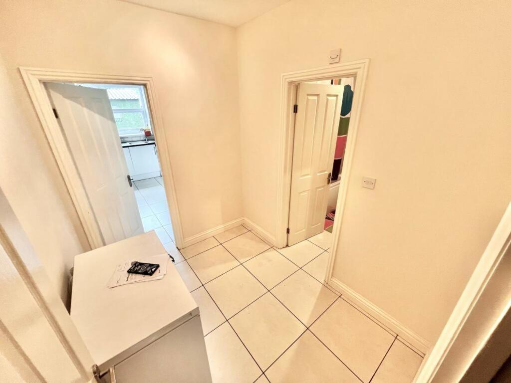 Lovely Spacious Room Near Train Station And University Dallington  외부 사진